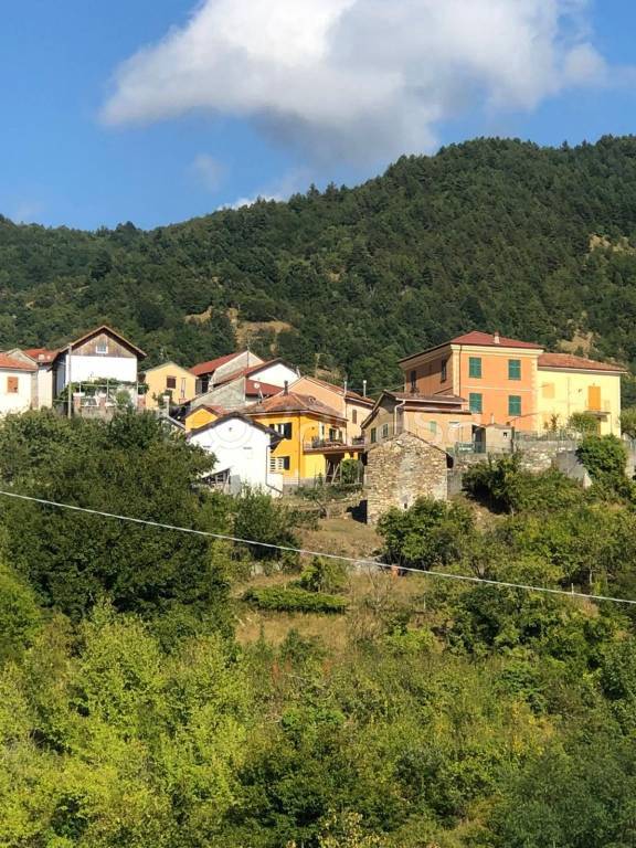 casa indipendente in vendita a Vobbia in zona Poggio