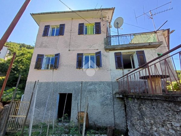casa indipendente in vendita a Vobbia in zona Vallenzona