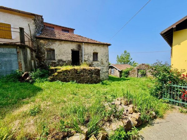 casale in vendita a Vobbia in zona Alpe