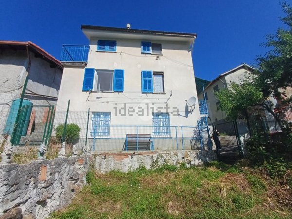 appartamento in vendita a Vobbia in zona Vigogna