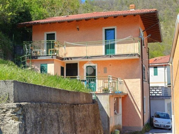 pentavano in vendita a Vobbia in zona Vigogna