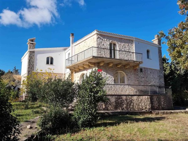 casa indipendente in vendita a Vobbia in zona Selva