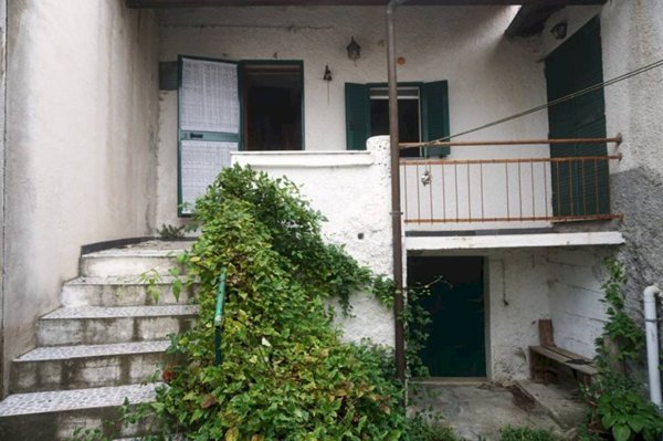 casa indipendente in vendita a Vobbia in zona Caprieto