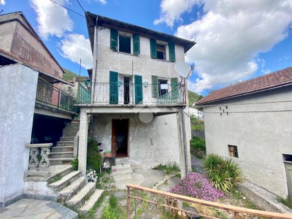appartamento in vendita a Vobbia in zona Selva