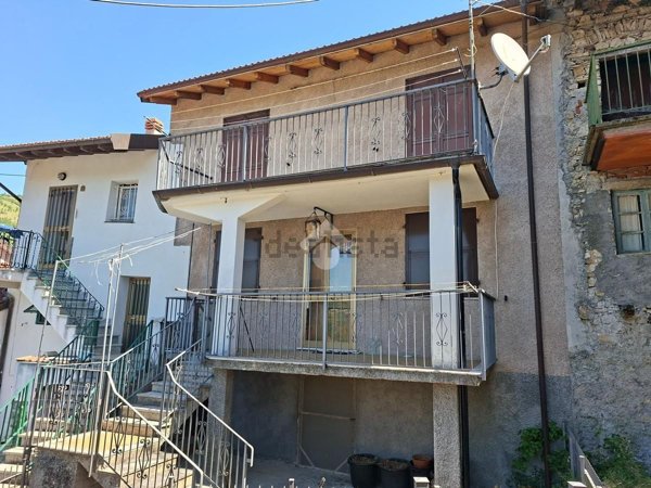 casa indipendente in vendita a Vobbia in zona Costa di Vallenzona