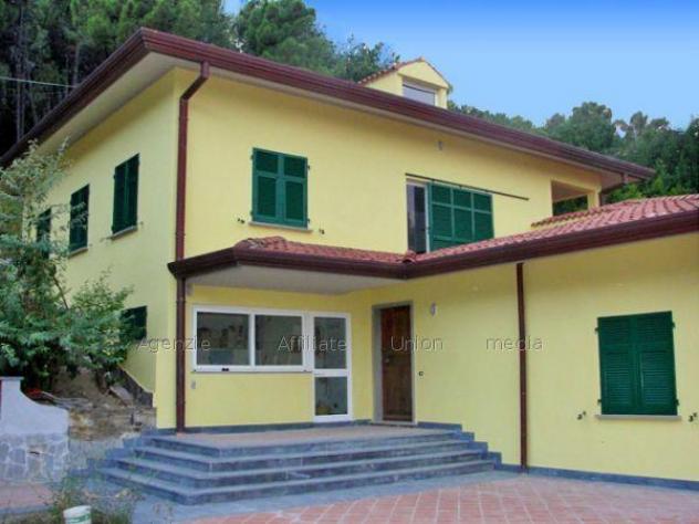 casa indipendente in vendita ad Ameglia in zona Montemarcello