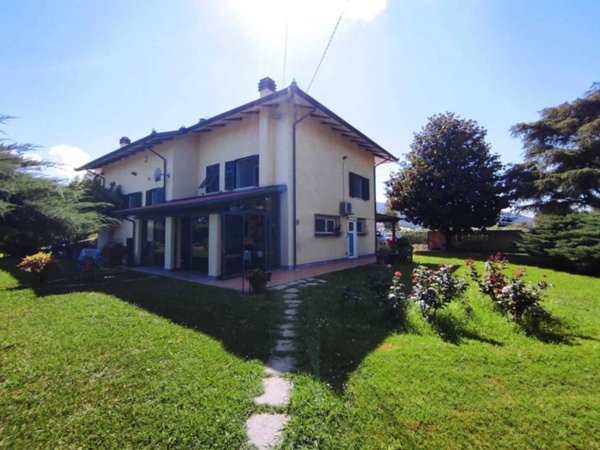 casa indipendente in vendita ad Ameglia