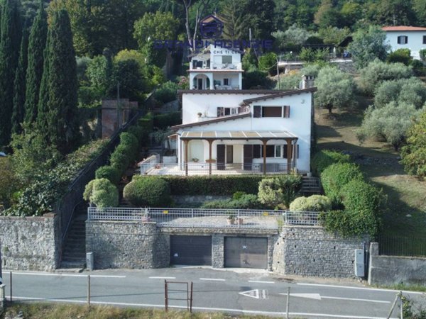 casa indipendente in vendita ad Ameglia in zona Bocca di Magra