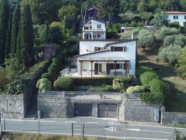 casa indipendente in vendita ad Ameglia in zona Bocca di Magra