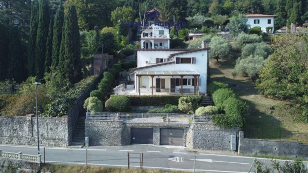 casa indipendente in vendita ad Ameglia in zona Bocca di Magra