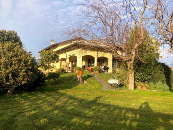 casa indipendente in vendita ad Ameglia