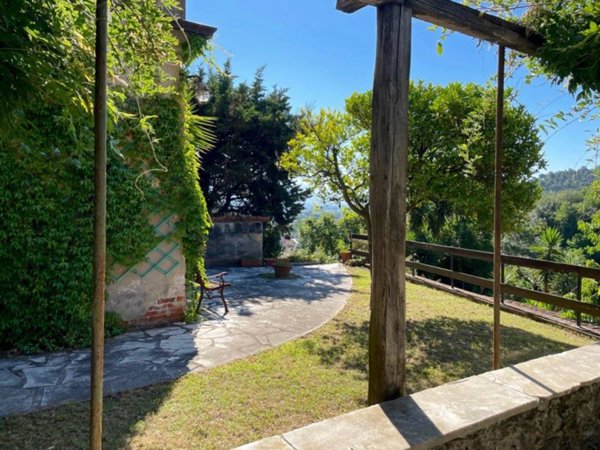 casa indipendente in vendita ad Ameglia