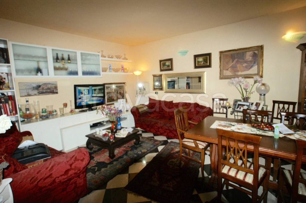 casa indipendente in vendita ad Ameglia