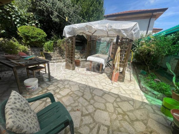 casa indipendente in vendita ad Ameglia