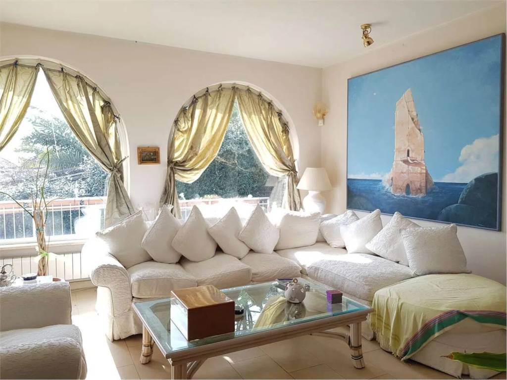 casa indipendente in vendita ad Ameglia in zona Bocca di Magra