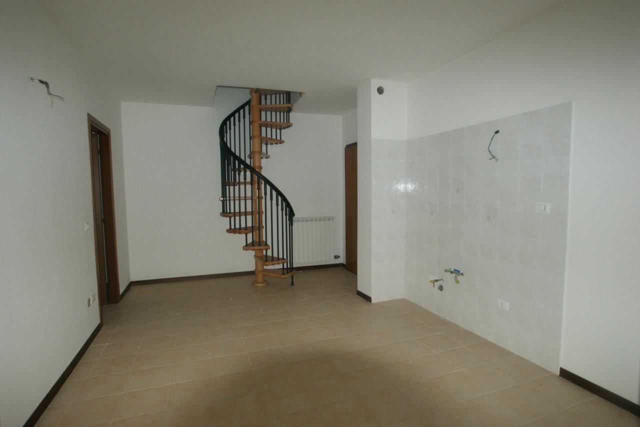 appartamento in vendita ad Ameglia in zona Bocca di Magra