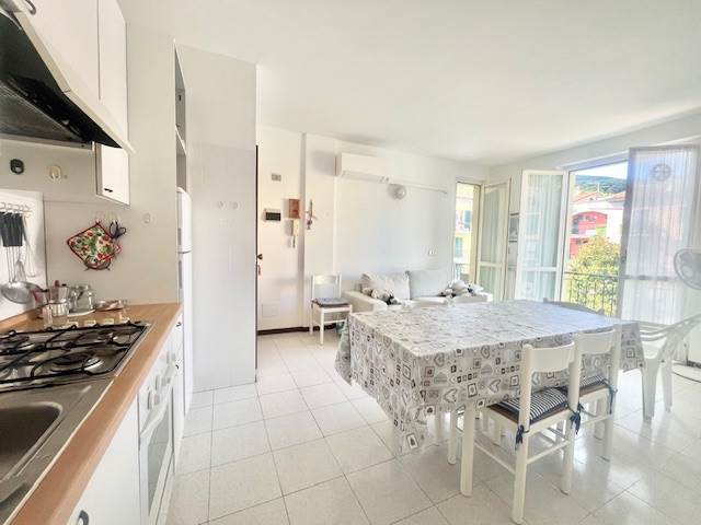 appartamento in vendita ad Ameglia in zona Bocca di Magra