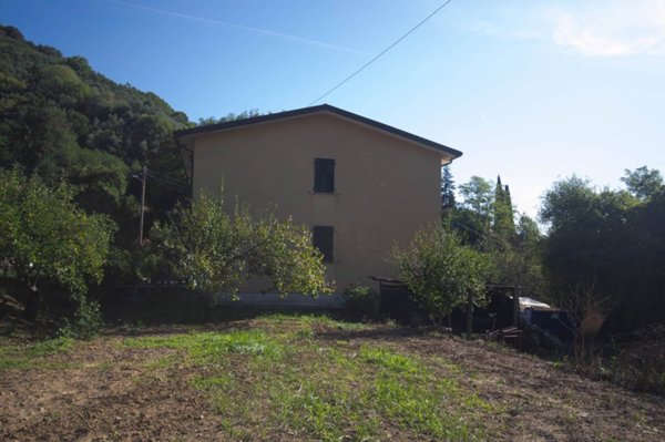casa indipendente in vendita ad Ameglia in zona Cafaggio