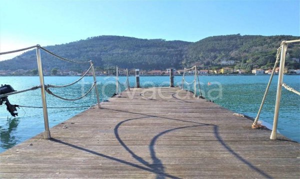 appartamento in vendita ad Ameglia in zona Fiumaretta