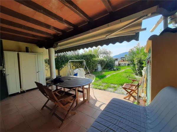 casa indipendente in vendita ad Ameglia