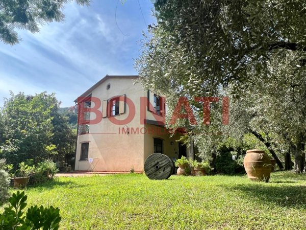 casa indipendente in vendita ad Ameglia in zona Cafaggio