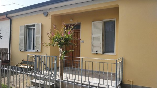appartamento in vendita ad Ameglia in zona Fiumaretta