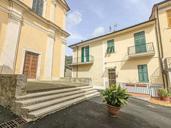 casa indipendente in vendita ad Ameglia