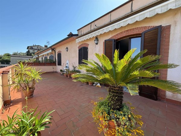 appartamento in vendita ad Ameglia in zona Cafaggio
