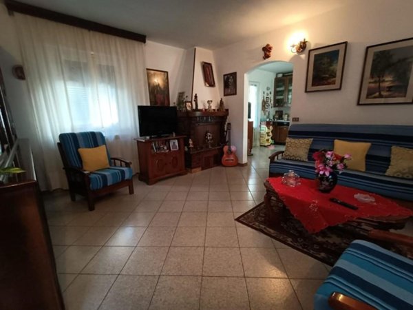 casa indipendente in vendita ad Ameglia in zona Fiumaretta