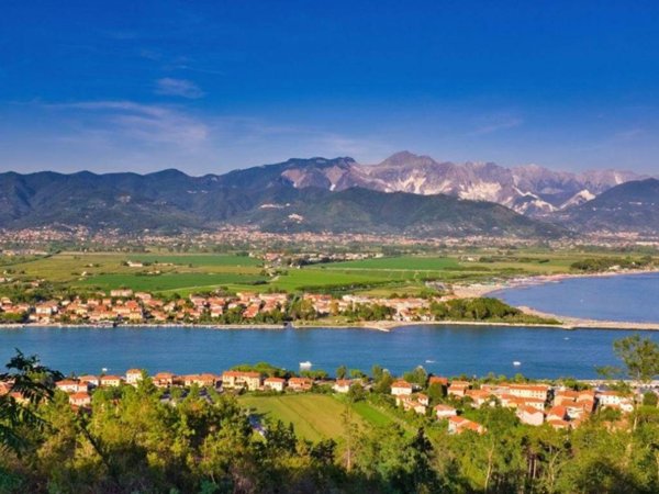 appartamento in vendita ad Ameglia in zona Montemarcello