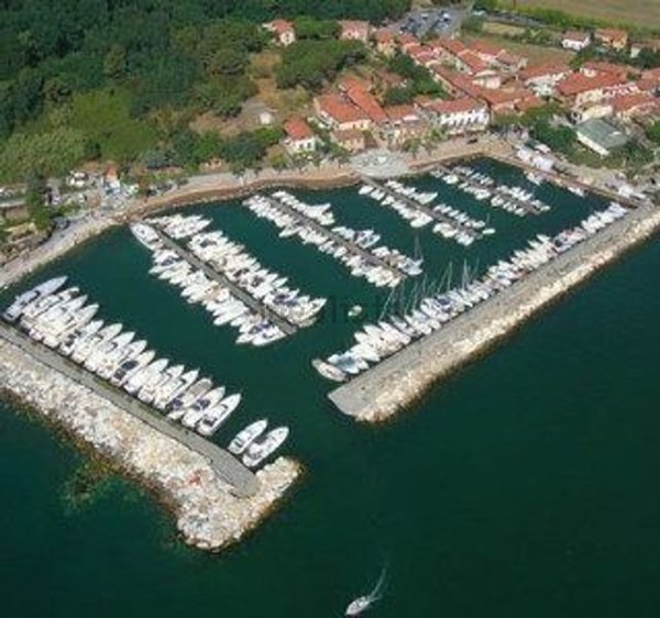 appartamento in vendita ad Ameglia in zona Bocca di Magra
