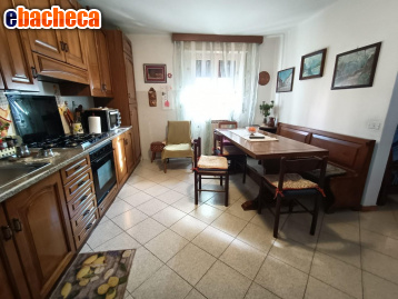 appartamento in vendita ad Ameglia in zona Fiumaretta
