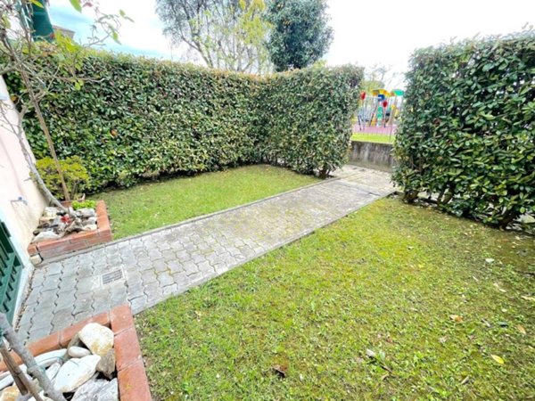 casa indipendente in vendita ad Ameglia