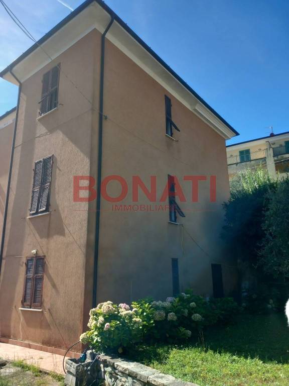 casa indipendente in vendita ad Ameglia