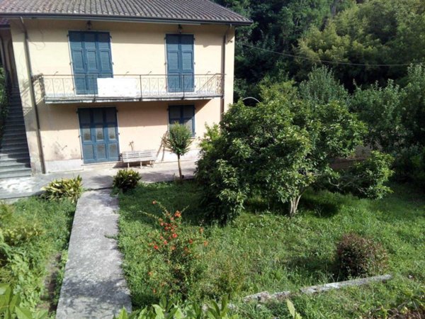 casa indipendente in vendita ad Ameglia