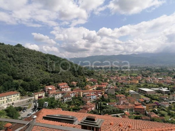 casa indipendente in vendita ad Ameglia in zona Bocca di Magra
