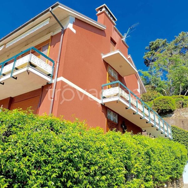 casa indipendente in vendita ad Ameglia in zona Bocca di Magra
