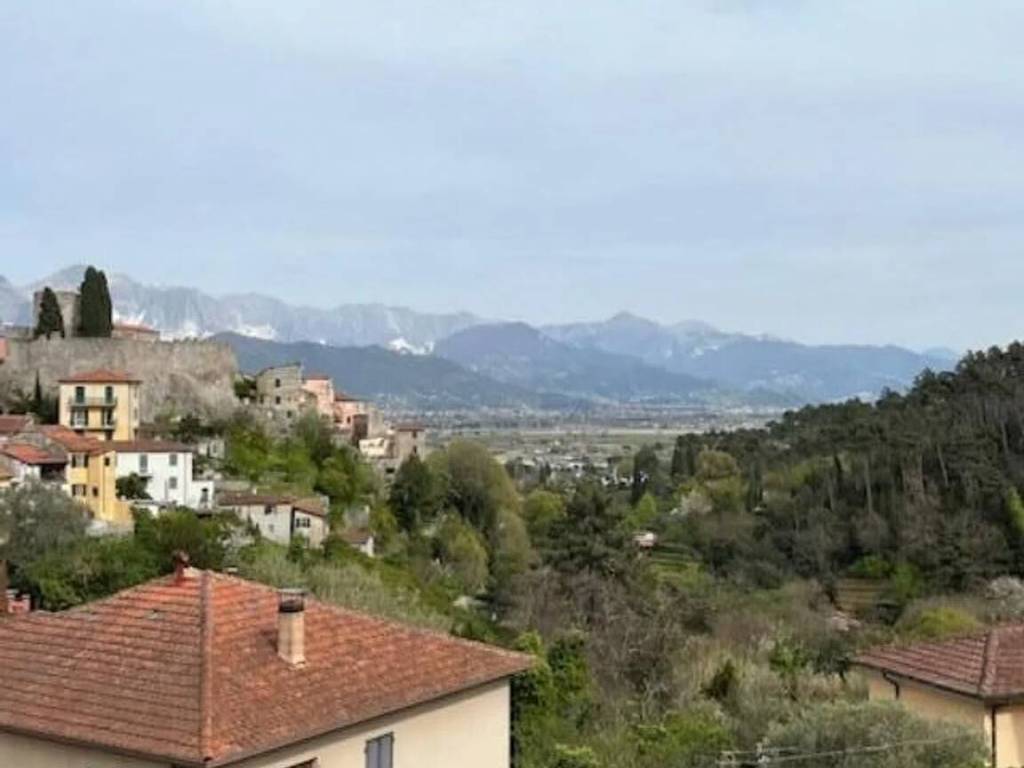 casa indipendente in vendita ad Ameglia
