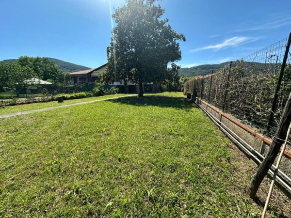 casa indipendente in vendita ad Ameglia in zona Bocca di Magra