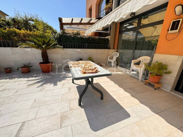 casa indipendente in vendita ad Ameglia in zona Bocca di Magra