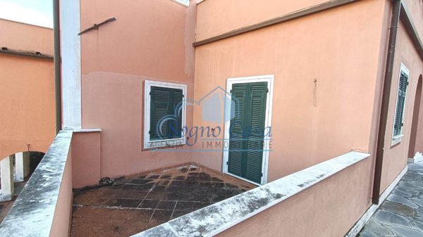 appartamento in vendita ad Ameglia in zona Fiumaretta