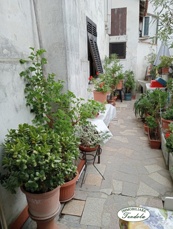 casa indipendente in vendita ad Ameglia in zona Fiumaretta