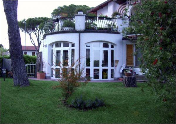 casa indipendente in vendita ad Ameglia