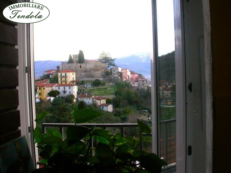 casa indipendente in vendita ad Ameglia in zona Montemarcello