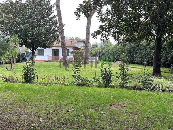 casa indipendente in vendita ad Ameglia