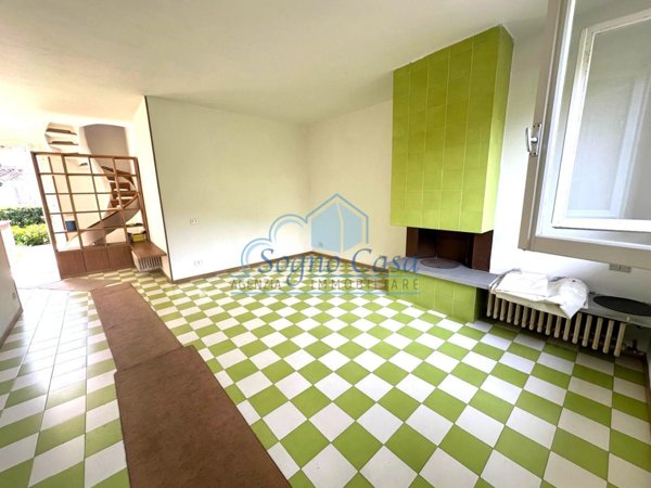 casa indipendente in vendita ad Ameglia in zona Bocca di Magra
