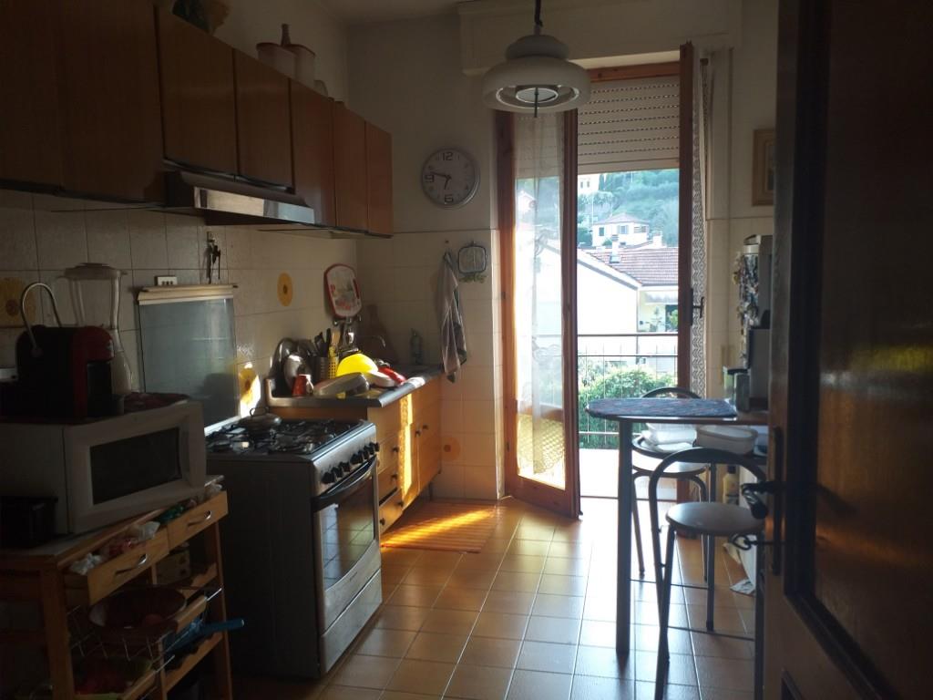 appartamento in vendita ad Ameglia in zona Bocca di Magra