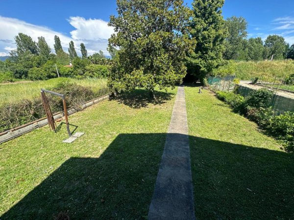 appartamento in vendita ad Ameglia in zona Fiumaretta