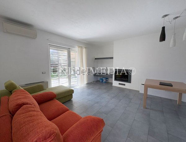 casa indipendente in vendita ad Ameglia in zona Fiumaretta