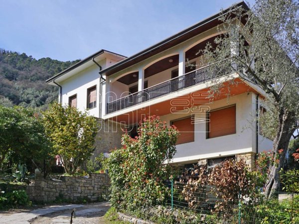 casa indipendente in vendita ad Ameglia in zona Fiumaretta